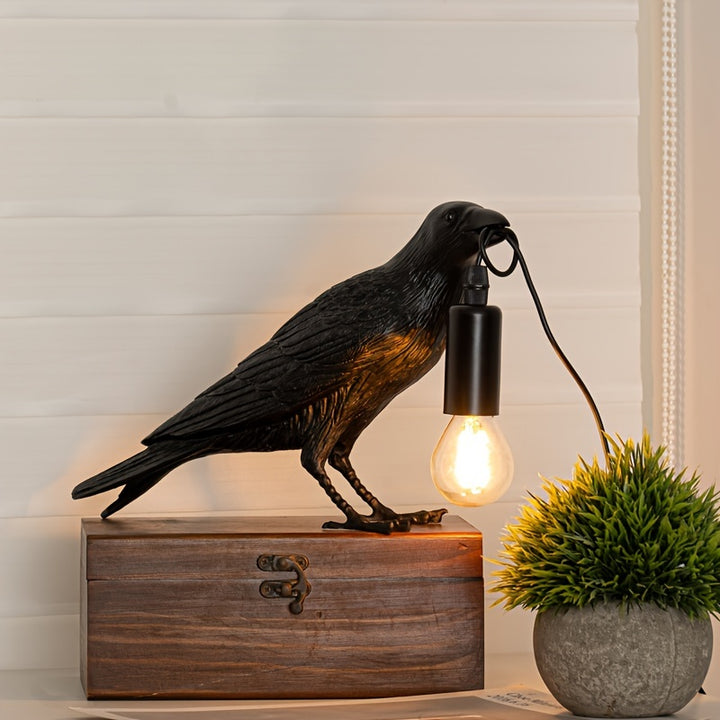 1pc Gothic-style Halloween Party Crow Lamp, Cute Black Crow Table Lamp With USB Cable, Unique Resin Desktop Decoration, Special Metal Claw, Living Room Home Decoration, Bedroom, Thanksgiving Halloween Decorations Gift.