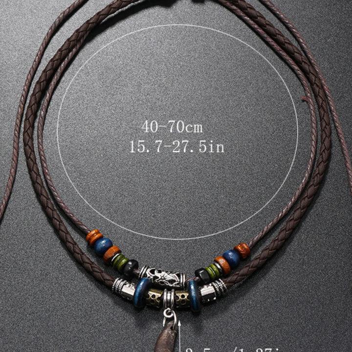 1 modern men's necklace in braided rope for daily use, with wolf's tooth pendant, beautiful accessory.